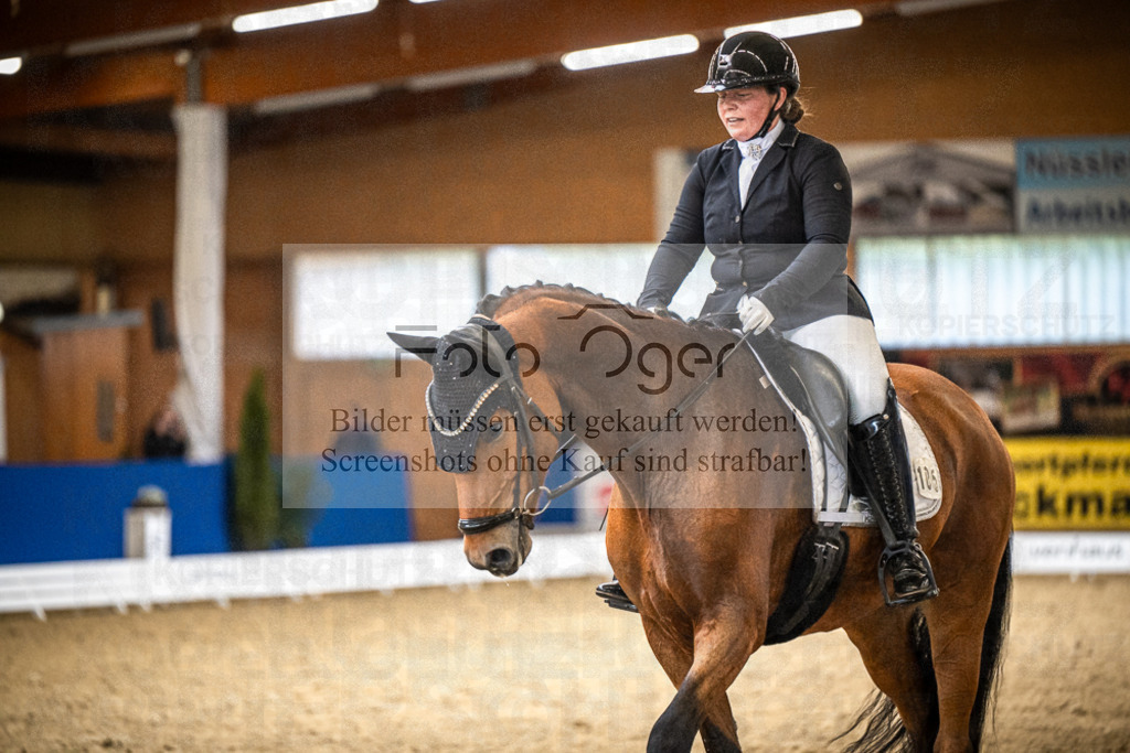 DOS_3009 | Entdecke hochwertige Reitturnierfotos von Foto Oger. Professionell, emotional und authentisch – jetzt Lieblingsmomente im Shop bestellen.Deutschlandweite Turnierfotografie. - Realisiert mit Pictrs.com