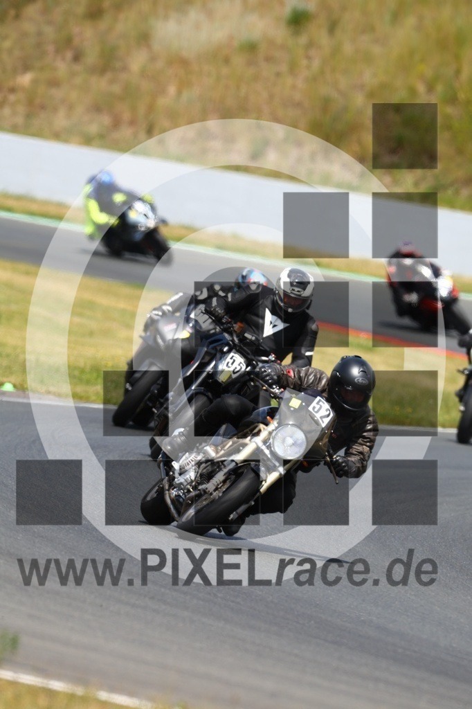 0055-20250616_01853 | Schöne Erinnerungen an spannende Momente - das festzuhalten ist unser Job. PIXELrace.de ist seit 2003 auf den Rennstrecken Europas unterwegs um die Action draußen beim Fahren und die wunderbare Stimmung imm Fahrerlager für euch einzufangen.