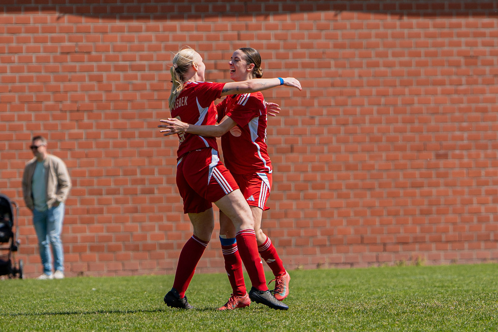 Fußball I Frauen I Saison 2025-2026 I Bezirksliga Weser-Ems Mitte I 17. Spieltag I SV RW Visbek - SG Damme-Lembruch I 11693 | jns.sportfotos - Realisiert mit Pictrs.com
