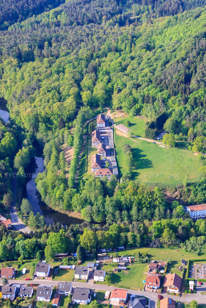 Luftbild: Eppenbrunn, Altschloßstraße 2-8 in Eppenbrunn im Bundesland Rheinland-Pfalz in Deutschland. Foto: IMG_40784.jpg vom 08.05.2011 durch Werner Riehm/FLY-FOTO.de