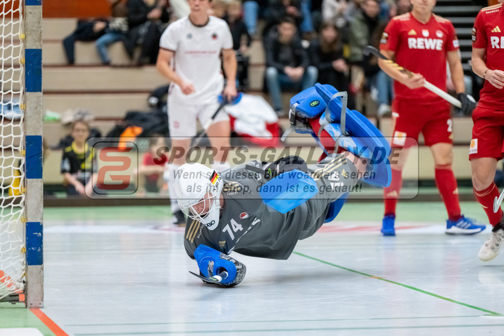 HK_20241214_100370 | 1. Bundesliga Halle Herren Crefelder HTC - Rot-Weiss Köln am 14.12.2024 Halle Glockenpitz, Krefeld , Jean Danneberg ( Torwart Rot-Weiss Köln #74 )