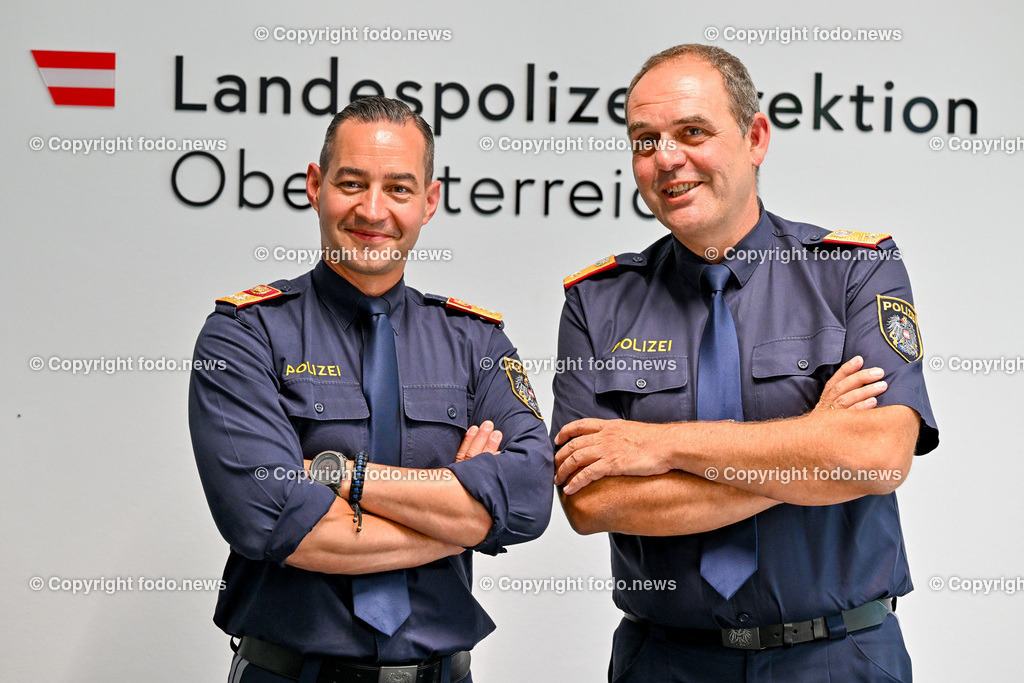 Polizei_ neuer Stadtpolizeikommandant Linz_ 27.06.2024-34 | 27.06.2024, Landespolizeidirektion Oberoesterreich, AUT, Vorstellung des neuen Stadtpolizeikommandanten von Linz, im Bild Michael Hubmann (Oberst, Stv. Stadtpolizeikommandant Linz, Leiter des Einsatzreferats), Klaus Huebner (Brigadier, Stadtpolizeikommandant Linz)