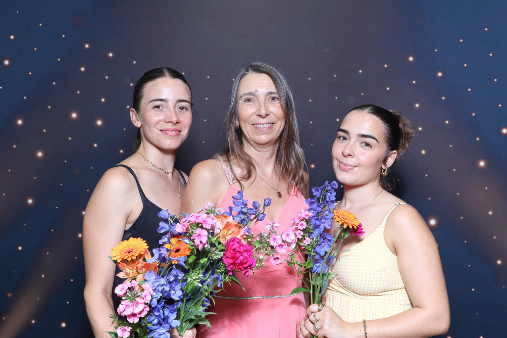 ZD260628112736-161 | Fotoshop von zweidimensional Fotografie. Ihr Fotograf im Aargau. Abzüge von Ihrem Fotobox Event bestellen.Abzüge von Ihrem Hochzeit bestellen.Abzüge von Ihrem Schulfotograf bestellen.