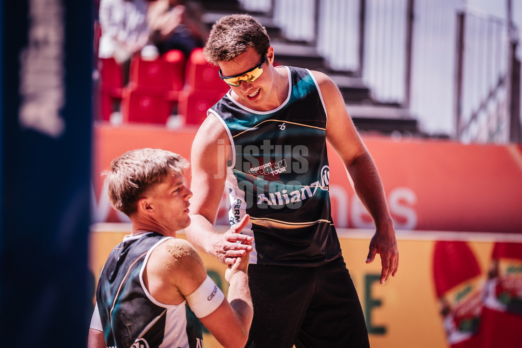Beachvolleyball | Männer | Allianz German Beach Tour 2025 | Tourstop Düsseldorf | 15.05.2025 | v.l. Luis Kubo und Jonas Kaminksi