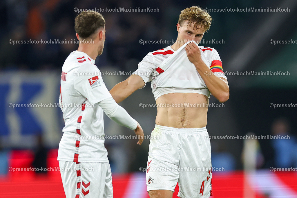 Koe14092402214 | 14.09.2024, 2. Fußball Bundesliga, 1. FC Köln - 1. FC Magdeburg, RheinEnergieSTADION, Saison 2024 2025: Luca Waldschmidt (1.FC Köln #9) und Timo Hübers (1.FC Köln #4) stehen schwer enttäuscht nach der 1:2 Niederlage auf dem Spielfeld EnttäuschungDFB regulations prohibit any use of photographs as image sequences and or quasi-video.