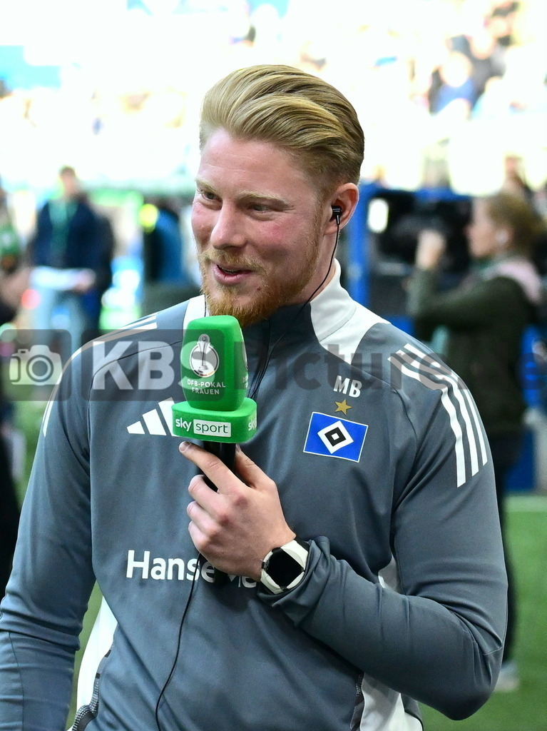 KBS Picture_HSV-Bremen_Frauen_019 | Bolz Marwin Trainer (HSV Frauen) ,Sportplatz :  Volksparkstadion, - Realisiert mit Pictrs.com