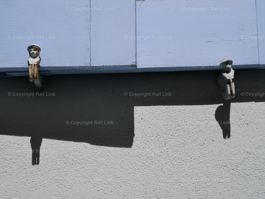 Fensterladenhalter_05 | Stockfotos, Fotos mit Miniaturfiguren und kreativen Ideen. Dabei auch vieles aus der Metropolregion Rhein-Neckar. 
