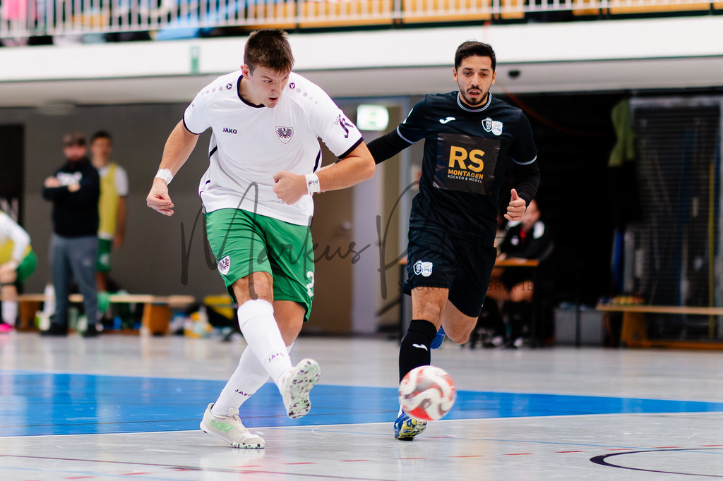 Futsal-Bundesliga, Saison 2025/2026, 9. Spieltag: SC Preußen Münster - YB Balkan Pfarrkirchen | Futsal-Bundesliga, Saison 2025/2026, 9. Spieltag, SC Preußen Münster empfängt YB Balkan Pfarrkirchen in der Universitäts-Sporthalle in Münster. Foto: sportfotografie.ms | Markus Paletta - Realisiert mit Pictrs.com
