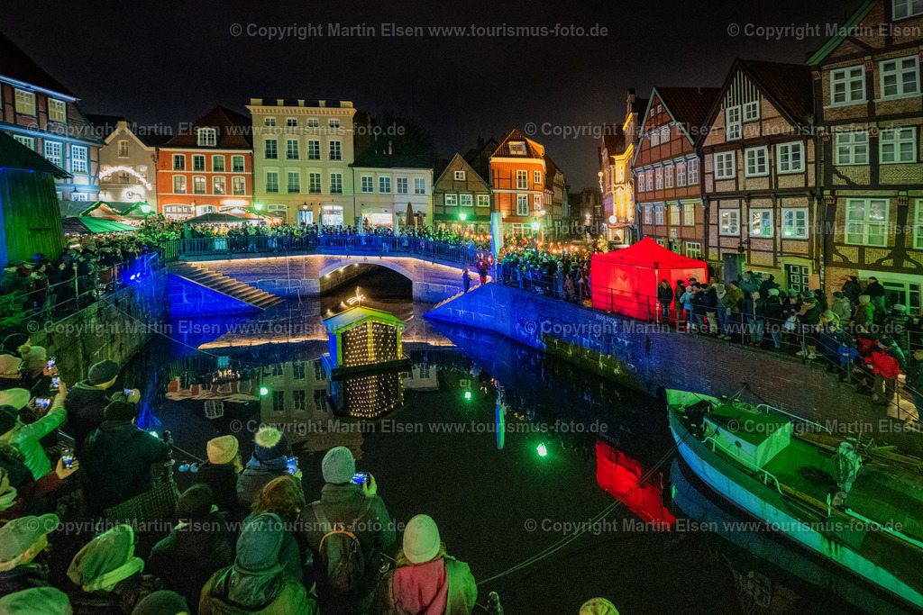 Stade Weihnachtsmarkt Fackelschwimmer DLRG_ELS_7672161223 | Stade DLRG Fackelschimmen 3.Advent - Realisiert mit Pictrs.com