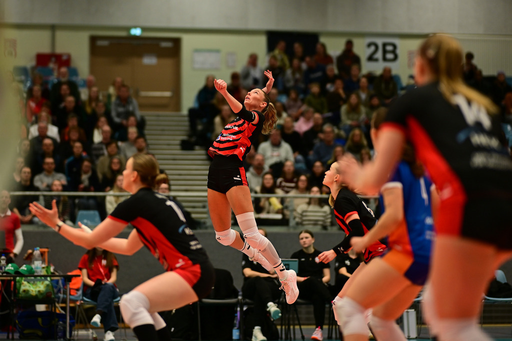 Volleyball I Frauen I Saison 2025-2026 I Bundesliga I Hauptrunde I ETV Hamburger Volksbank Volleys - Skurios Volleys Borken | Der Sportfotograf. - Realisiert mit Pictrs.com