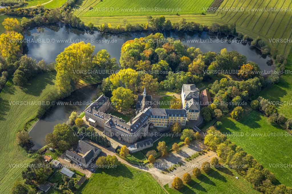Rees251004739 | Luftbild, Schloss Haus Aspel am Aspeler Meer, als Kloster genutzt, herbstliche Bäume, Haldern, Rees, Niederrhein, Nordrhein-Westfalen, Deutschland