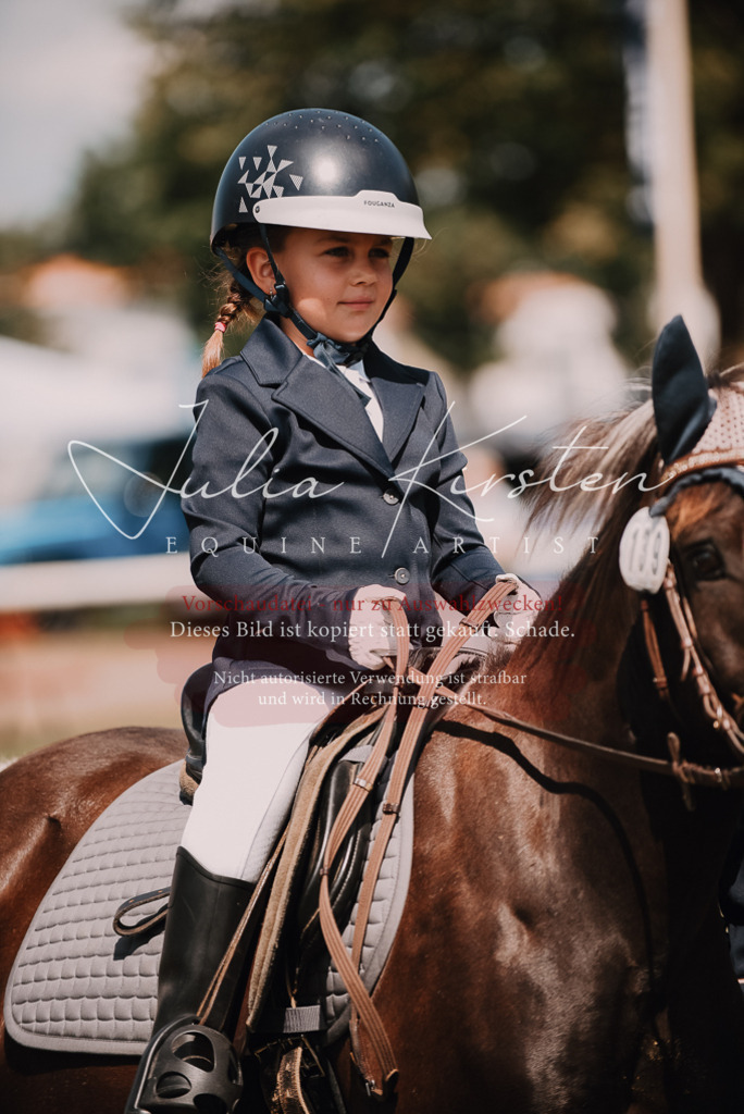 DSC_5965 | Pferde- und Turnierfotografie in Westsachsen. Pferdeportraits, Auftragszeichnungen und intuitive Kunst.