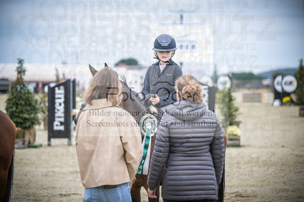 DOS_0079 | Entdecke hochwertige Reitturnierfotos von Foto Oger. Professionell, emotional und authentisch – jetzt Lieblingsmomente im Shop bestellen.Deutschlandweite Turnierfotografie. - Realisiert mit Pictrs.com