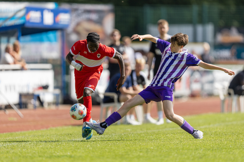 Fußball I Männer I 40. Pfingscup Hollage I 13021 | realhellocedii - Realisiert mit Pictrs.com