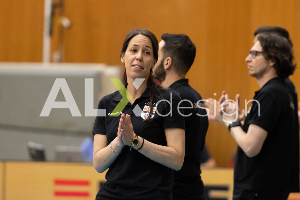 Volleyball I Frauen I Saison 2025-2026 I Volleyball NLA | Women I  Playoffs Finals 1/5 I viteos NUC - VC Kanti Schaffhausen I 06.04.2026 | Laura Girolami (CH) (Viteos NUC) – Cheftrainer - Realisiert mit Pictrs.com
