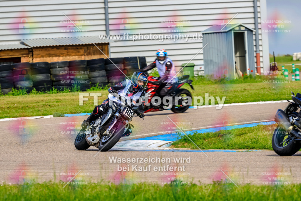 MotoTeam-8462 | Hier findet Ihr Bilder von Touristenfahrten auf der Nürburgring Nordschleife oder von anderen Veranstaltungen die ich besucht habe. Viel Spass beim Durch Schauen 