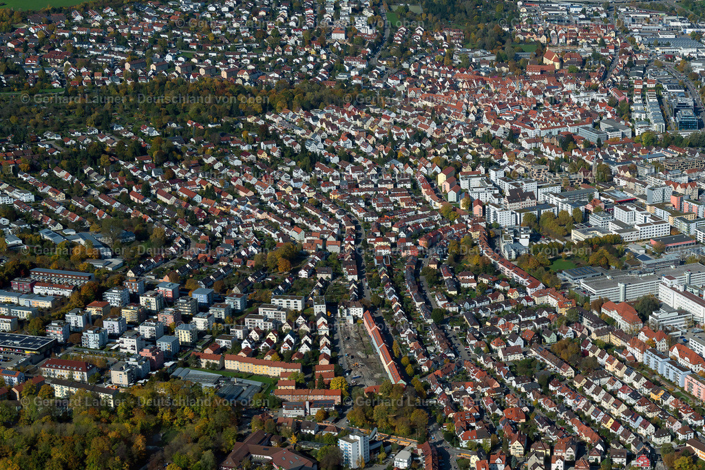 3703698 | ULM 13.10.2017 Stadtrand und Außenbezirks- Wohngebiete  in Ulm im Bundesland Baden-Württemberg, Deutschland // Outskirts residential  in Ulm in the state Baden-Wuerttemberg, Germany Foto: Gerhard Launer