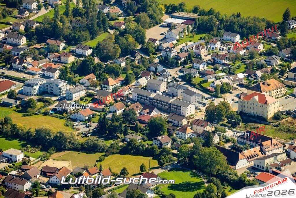 Das Luftbild zeigt : Weichshofen Mengkofen - Die Luftaufnahme wurde 2023 vom UL-Flugzeug aus erstellt ( keine Drohne ) - Hochauflösende Luftaufnahme - Für grossformatige Ausdrucke geeignet. Die Geschenkidee !Mit Lizenz und Bildrechte bestellbar