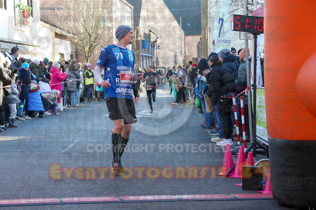 241201_1227_EX1_2201 | Sportfotografie im Rhein-Sieg Kreis, Köln, Bonn, NRW, Rheinland Pfalz, Hessen, etc. Unser Tätigkeitsfeld umfasst den Laufsport vom Volkslauf über den Marathon, Duathlon, Triathon bis zum Ultralauf wie Kölnpfad Ultra oder Schindertrail.
