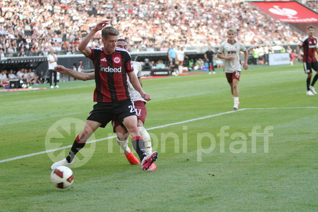 Elias Baum (2) vs. Arijon Ibrahimović (21) | Online-Shop | monipfaff.de - Realisiert mit Pictrs.com