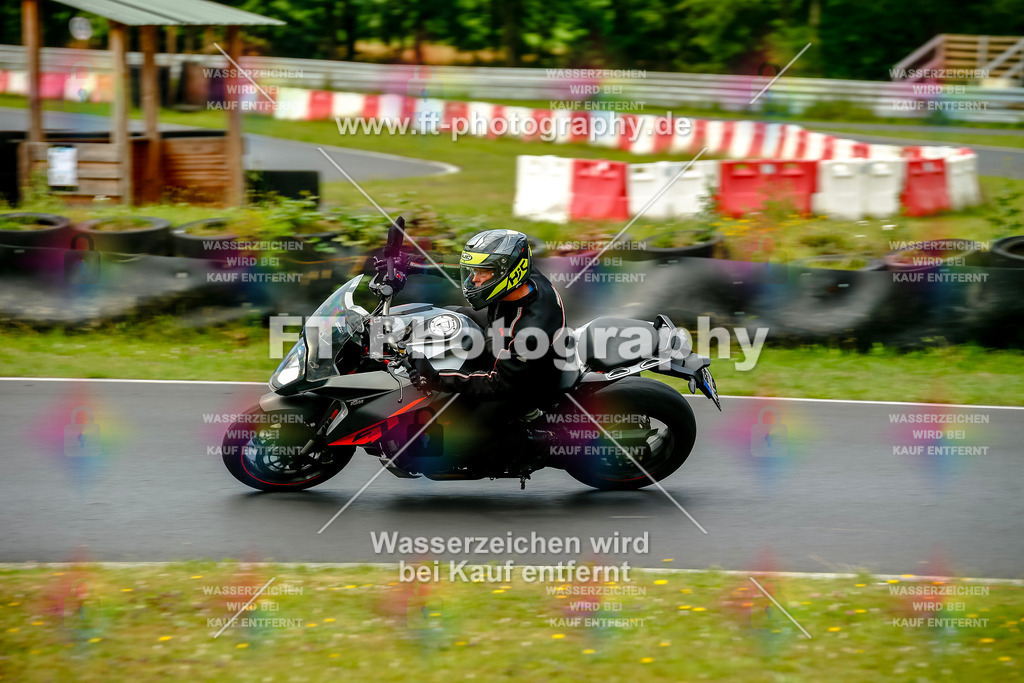 VBK-4637 | Hier findet Ihr Bilder von Touristenfahrten auf der Nürburgring Nordschleife oder von anderen Veranstaltungen die ich besucht habe. Viel Spass beim Durch Schauen 