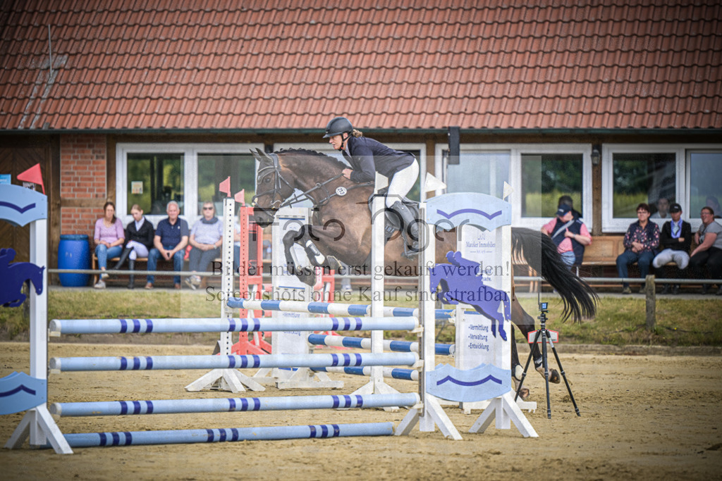DOS_4350 | Entdecke hochwertige Reitturnierfotos von Foto Oger. Professionell, emotional und authentisch – jetzt Lieblingsmomente im Shop bestellen.Deutschlandweite Turnierfotografie. - Realisiert mit Pictrs.com