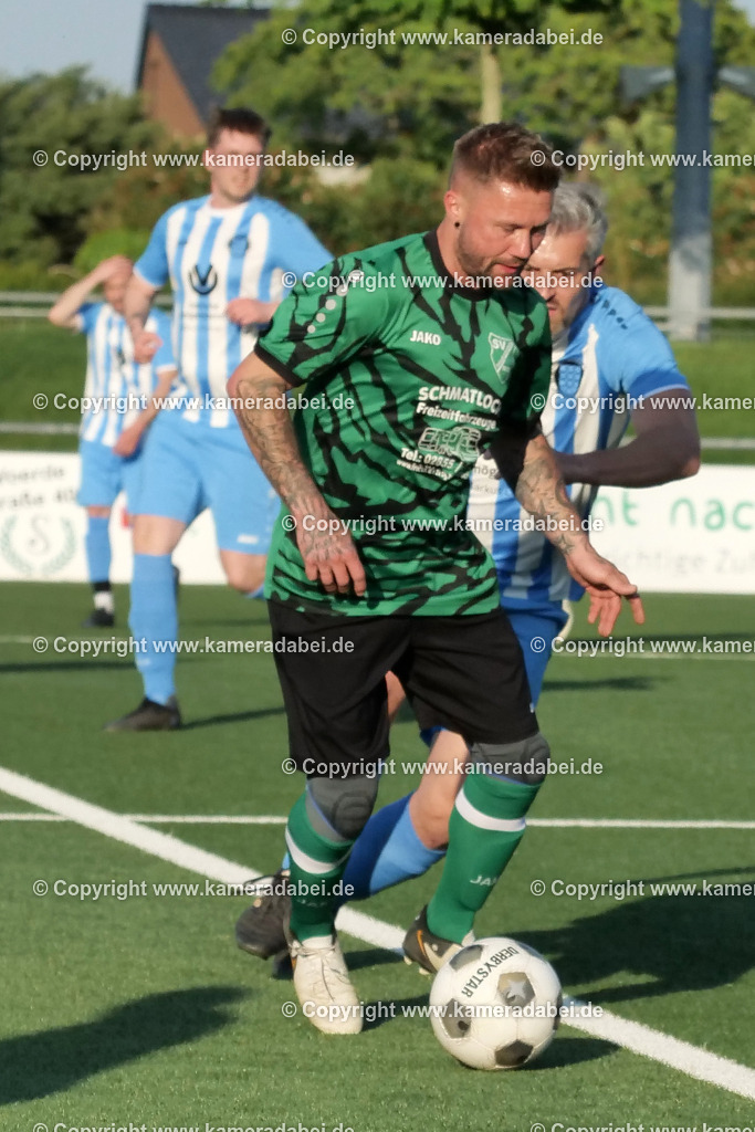 Fußball Kreispokal 25/26 Ü 32 : Spiel um Platz 3 : SV 08/29 Friedrichsfeld - SV Ringenberg AH  2 : 1 | Fußball Kreispokal 25/26 Ü 32 : Spiel um Platz 3 : SV 08/29 Friedrichsfeld - SV Ringenberg AH  2 : 1Spielort : Voerde Friedrichsfeld - Realisiert mit Pictrs.com