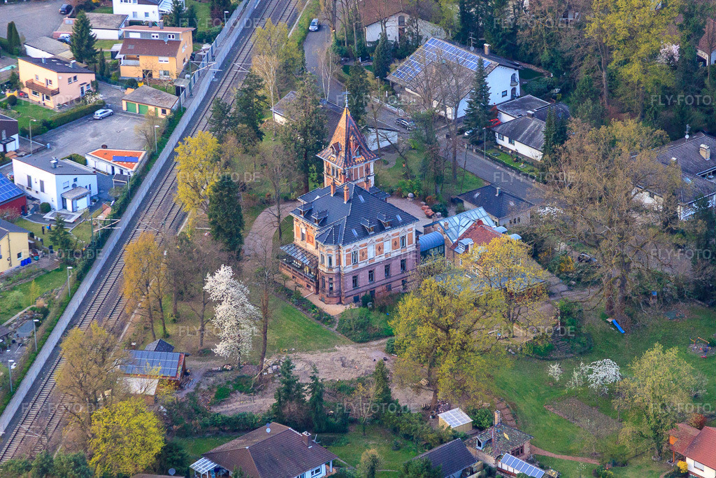 Luftbild: Parkring mit Villa der Gebr. Kuhn Baustoffhandelsgesellschaft mbH in Jockgrim im Bundesland Rheinland-Pfalz in Deutschland. Foto: IMG_63433.jpg vom 28.03.2014 durch Werner Riehm/FLY-FOTO.de