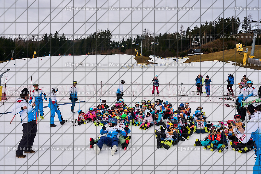 ALP5244_Schischule Haginger_gemeinsame Auswaermuebungen | (C)FotoLois.com, Alois Spandl. Schischule Haginger, Semesterkurs-Abschlusstag mit Rennlaufbewerb, Fr 9. Februar 2024.