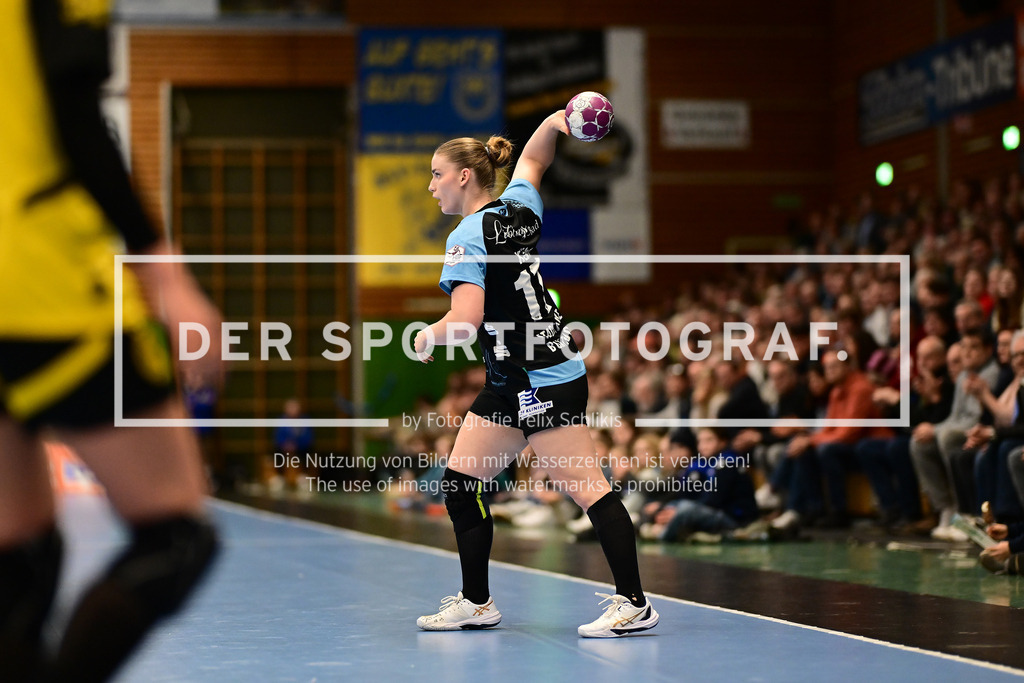 Handball I Frauen I Saison 2024-2025 I 1. HBF I 12. Spieltag I Buxtehuder SV - Borussia Dortmund I 052838 | Charlotte Kähr (17, Buxtehuder Sportverein) - Realisiert mit Pictrs.com