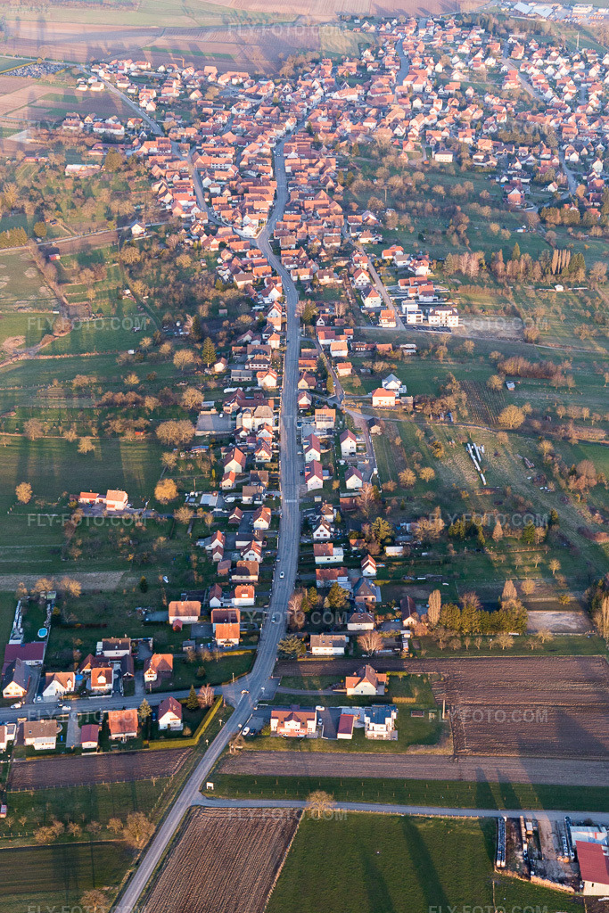Aerial view: View of the town in Surbourg in the state Bas-Rhin, France.Photo: IMG_104996.jpg taken on 03/21/2018 by Werner Riehm/FLY-FOTO.comResolution of the original: 3648 x 5472 px