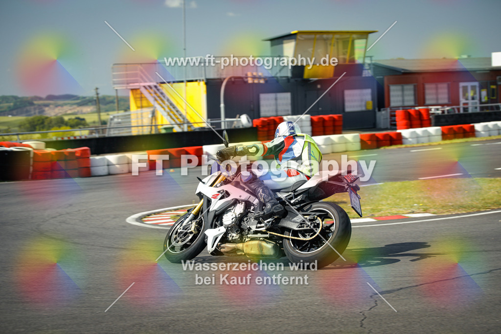 OBK_Mai_Martina_Markus-10568 | Hier findet Ihr Bilder von Touristenfahrten auf der Nürburgring Nordschleife oder von anderen Veranstaltungen die ich besucht habe. Viel Spass beim Durch Schauen 