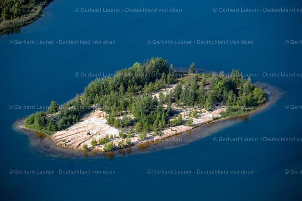4039051 | BRAUNSBEDRA 08.09.2021 Rekultivierung der ehemaligen Tagebau - Fläche an den Uferbereichen des Sees " Geiseltalsee " in Braunsbedra im Bundesland Sachsen-Anhalt, Deutschland. // Open pit re cultivation on the shores of the lake " Geiseltalsee " in Braunsbedra in the state Saxony-Anhalt, Germany. Foto: Gerhard Launer