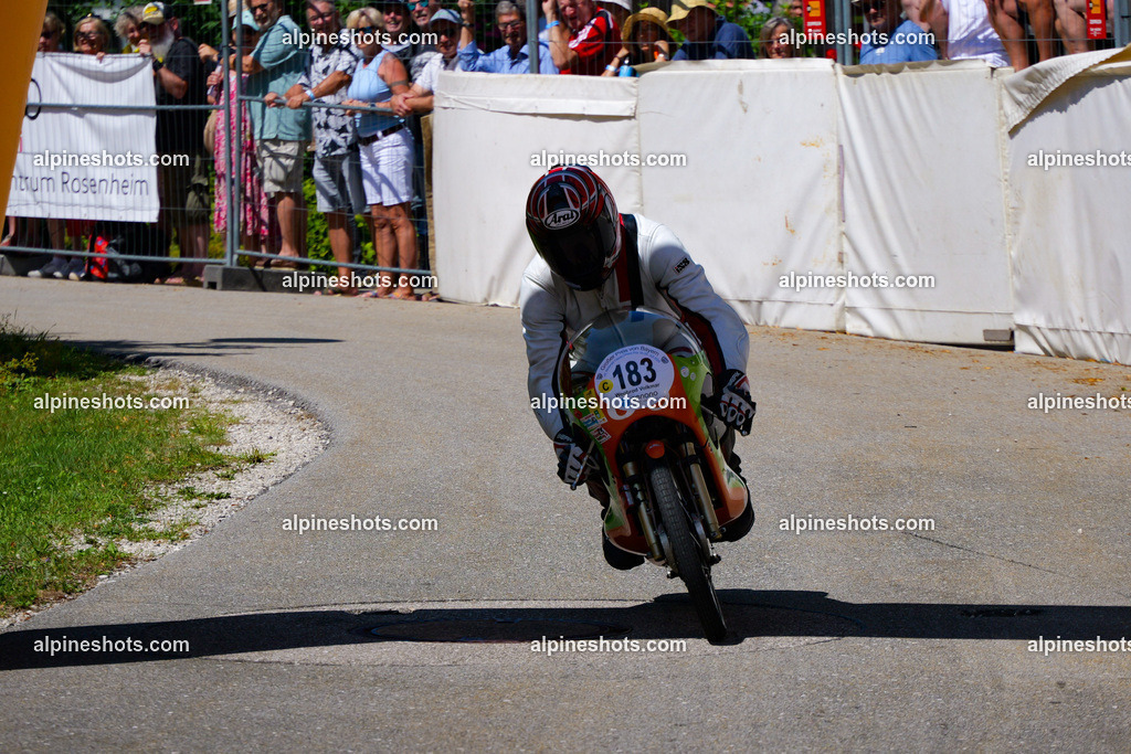 P1036817-2 | Erleben Sie atemberaubende, hochqualitative Fotos Ihrer Fahrt entlang der malerischen Alpenstraßen. Besuchen Sie alpineshots.com, um professionelle Aufnahmen Ihrer unvergesslichen Reise zu finden und zu kaufen - Realisiert mit Pictrs.com