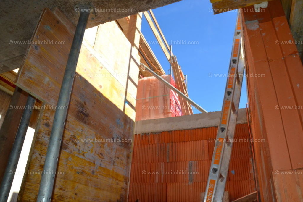 bib-lg04-betonarbeiten-0681 | Nach LV-Leistungsgruppen sortierte Detailfotos über den Bau eines Hauses. Alle Hausbau-Bilder direkt vom Urheber und Autor der Website Haus-Selber-Bauen.com