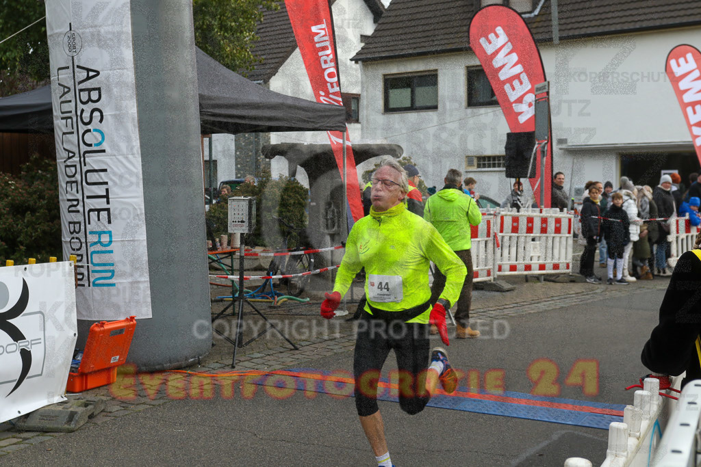 221127_1217_EV9_3553 | Sportfotografie im Rhein-Sieg Kreis, Köln, Bonn, NRW, Rheinland Pfalz, Hessen, etc. Unser Tätigkeitsfeld umfasst den Laufsport vom Volkslauf über den Marathon, Duathlon, Triathon bis zum Ultralauf wie Kölnpfad Ultra oder Schindertrail.