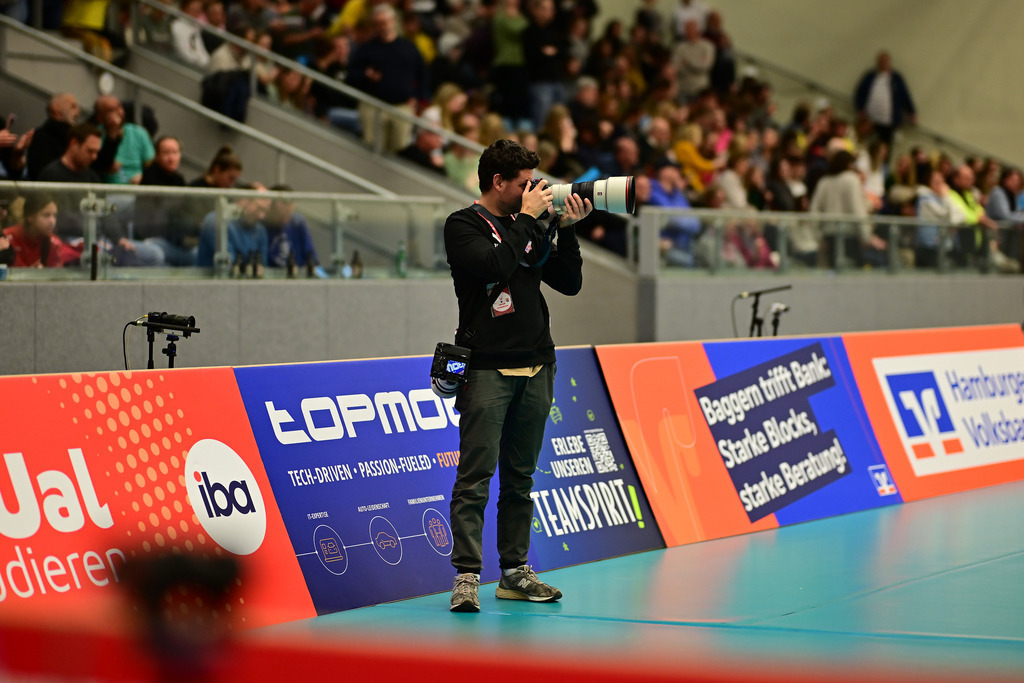 Volleyball I Frauen I Saison 2025-2026 I Bundesliga I 12. Spieltag I ETV Hamburger Volksbank Volleys - SSC Palmberg Schwerin | Der Sportfotograf. - Realisiert mit Pictrs.com