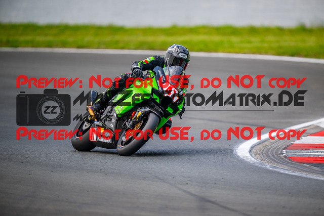 MaZZes_FotoMatrix_240601_6007705_9447 | STK