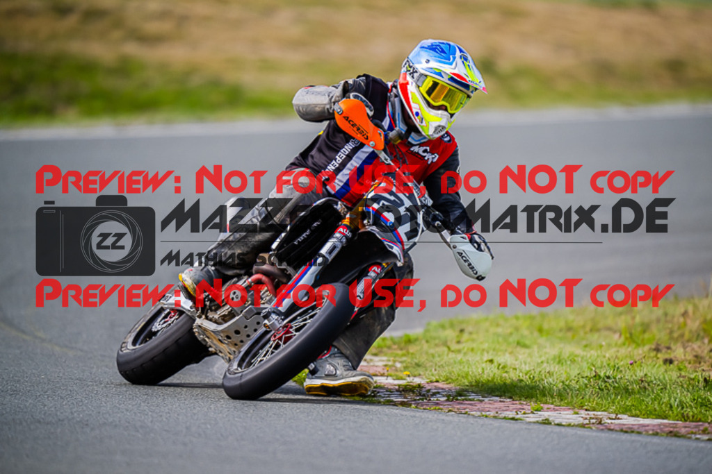 MaZZes_FotoMatrix_220903_3225 | UE40