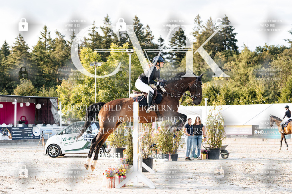 CK903500 | Turnierfotografie Pferdefotografie Trier Rheinland-Pfalz Pferdesport Reitsport Tierfotografie Sportfotografie Pferdevideo Pferdevideografie Equestrianvideography equestrianphotography  - Realisiert mit Pictrs.com