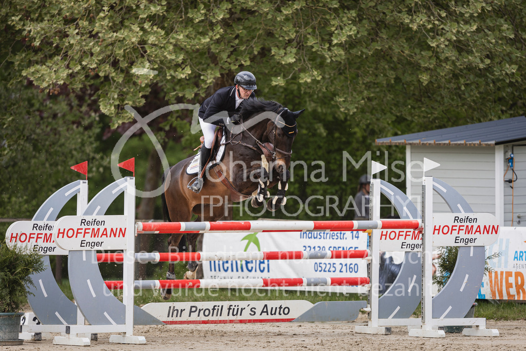 250504_SpengeW_M2-Spr-422 | Deine schönsten Turniermomente als professionelle Fotos! Entdecke hochwertige Pferdesport-Fotografie im Online-Shop. Jetzt Fotos finden & bestellen!