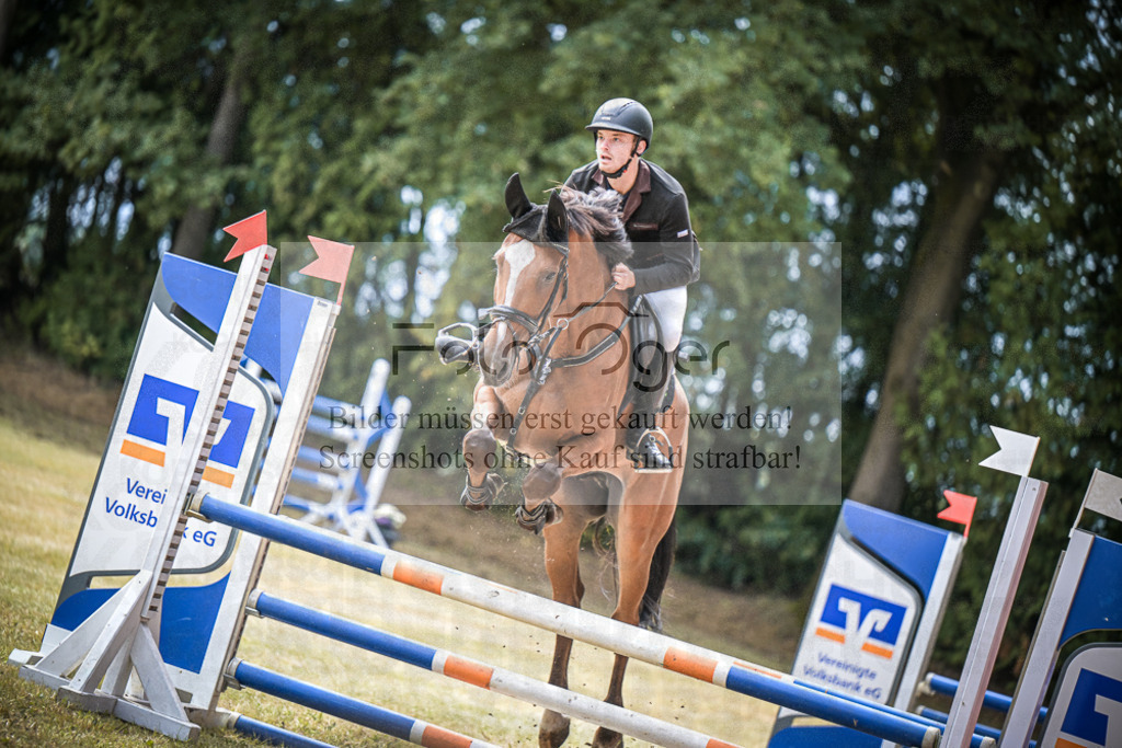 DOS_0635 | Entdecke hochwertige Reitturnierfotos von Foto Oger. Professionell, emotional und authentisch – jetzt Lieblingsmomente im Shop bestellen. - Realisiert mit Pictrs.com