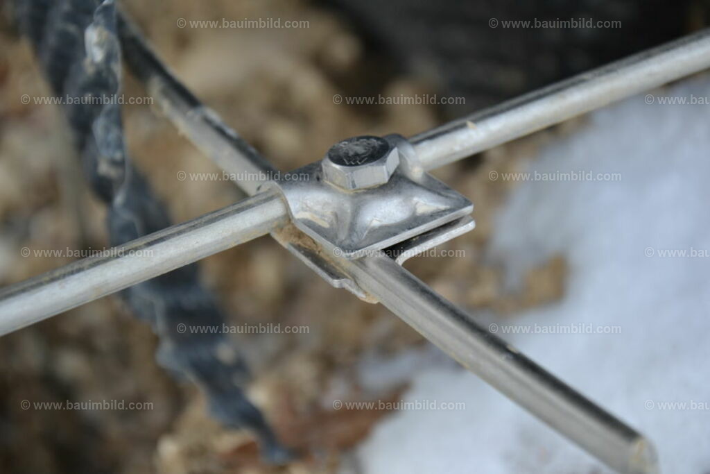 bib-lg17-elektroinstallation-0079 | Nach LV-Leistungsgruppen sortierte Detailfotos über den Bau eines Hauses. Alle Hausbau-Bilder direkt vom Urheber und Autor der Website Haus-Selber-Bauen.com
