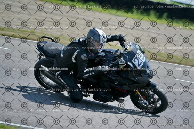 26BT02-1062 | markuskiefer.com - Realisiert mit Pictrs.com