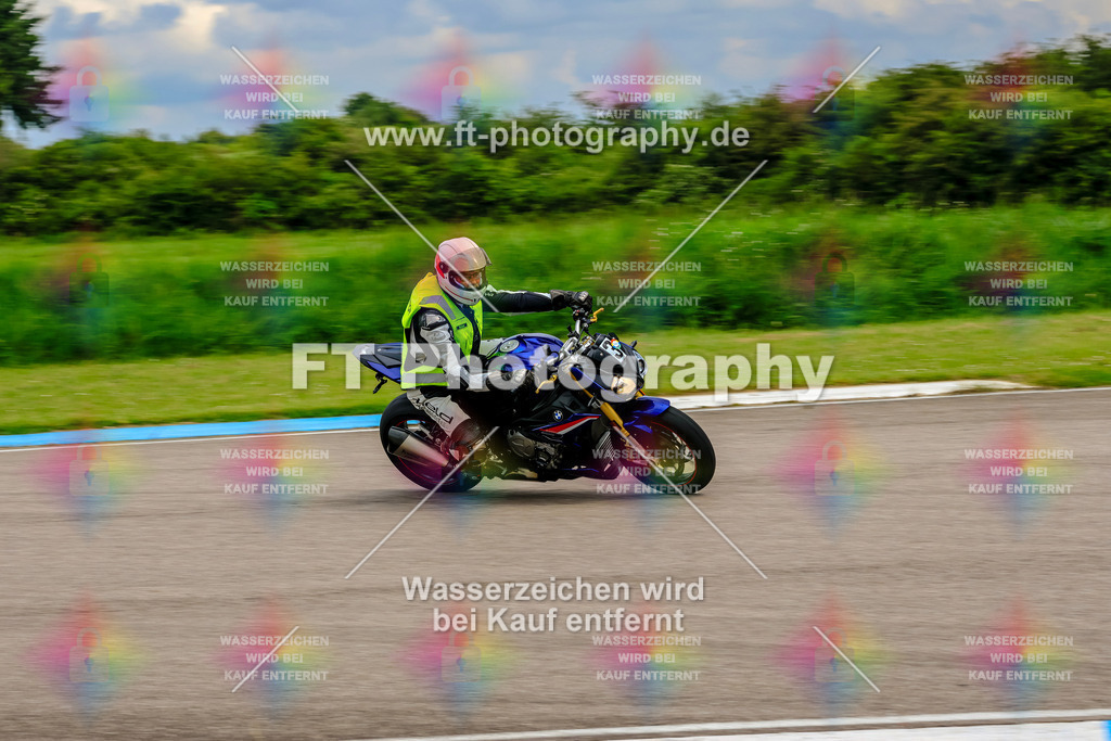 MotoTeam-9829 | Hier findet Ihr Bilder von Touristenfahrten auf der Nürburgring Nordschleife oder von anderen Veranstaltungen die ich besucht habe. Viel Spass beim Durch Schauen 