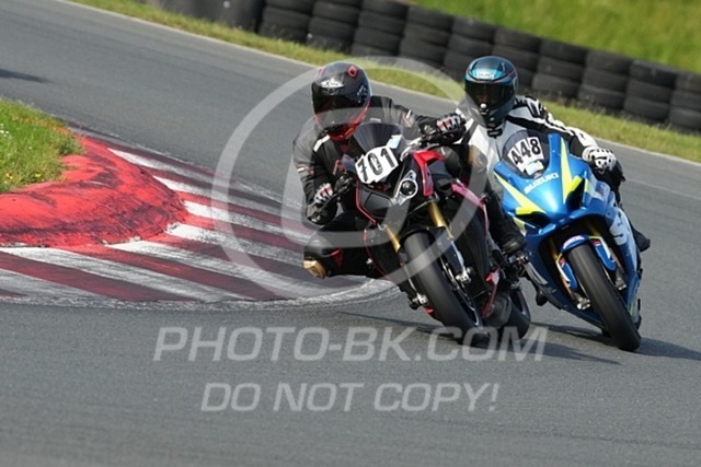 2024_06_21_PBK_12397 | Sportfotografie; SlowMotion; Video; Rennstrecke; Hafeneger; Speer; Racing; RSE; BMW; CBO; Trackday; Motorsportarena; Hockenheimring; Brno; Most; Barcelona; Valencia