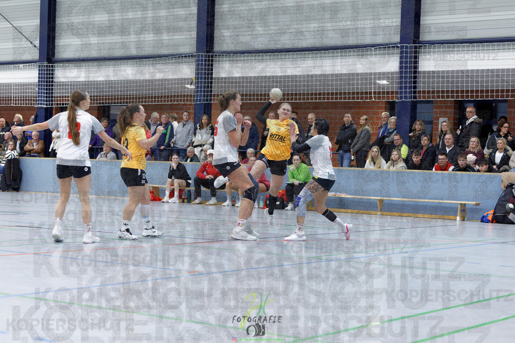 Frauen Oberliga Mitte (HHV); HSG Eibelshausen/Ewersbach - HSG Wettenberg II | Frauen Oberliga Mitte (HHV); HSG Eibelshausen/Ewersbach - HSG Wettenberg II am 13.12.2025 in Steinbrücken (Sporthalle am Hammerweiher)Photo © 2025 - Jörg Heinrich - Realisiert mit Pictrs.com