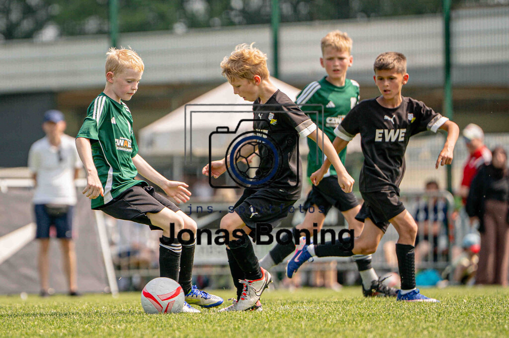 Fußball I E-Junioren I Saison 2025-2026 I OM-Cup Lüsche I Samstag  I 22612 | jns.sportfotos - Realisiert mit Pictrs.com