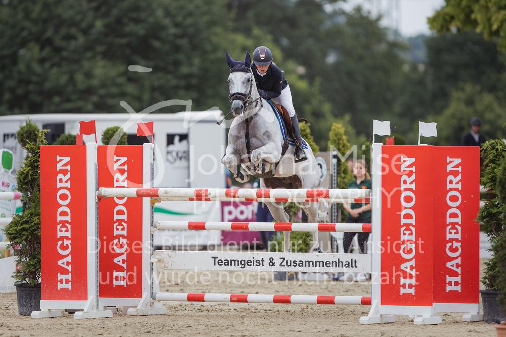 220729_BHO_GT_M2-Spr_1-261 | Deine schönsten Turniermomente als professionelle Fotos! Entdecke hochwertige Pferdesport-Fotografie im Online-Shop. Jetzt Fotos finden & bestellen!