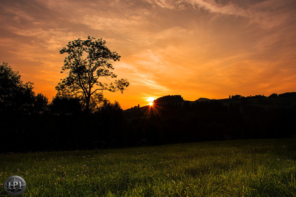 Sunset | Sonnenuntergang hinter dem Ricken - Realisiert mit Pictrs.com
